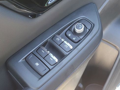 Used 2025 Subaru Forester Limited AWD/4WD image 19