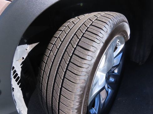 Used 2017 Toyota Highlander Limited image 14