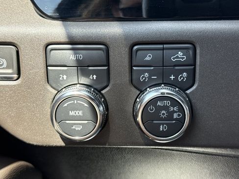 Used 2024 GMC Sierra 1500 SLT AWD/4WD image 26