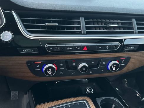 Used 2017 Audi Q7 2.0T Premium Plus w/ Premium Plus Package image 29