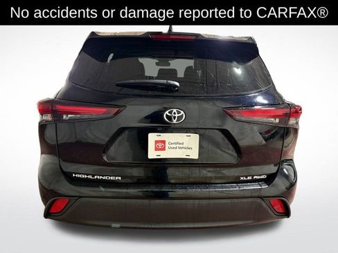 Used 2024 Toyota Highlander XLE image 3