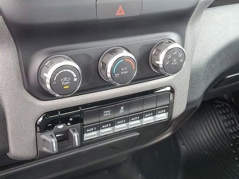 Used 2024 RAM 2500 Tradesman w/ Chrome Appearance Group image 10