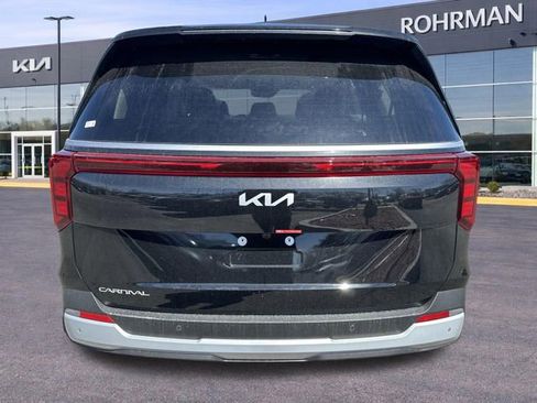 New 2026 Kia Carnival FWD image 32