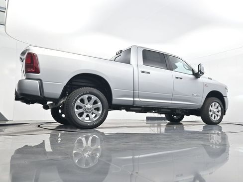 New 2026 RAM 2500 Laramie AWD/4WD image 37