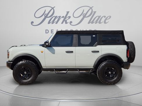 Used 2022 Ford Bronco Badlands AWD/4WD image 2