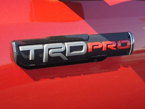 Used 2017 Toyota Tacoma TRD Pro AWD/4WD image 18