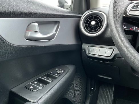 Used 2023 Kia Forte LXS w/ LXS Technology Package image 22