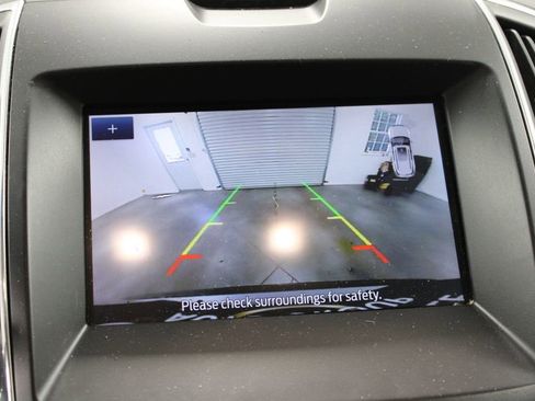 Used 2020 Ford Edge Titanium FWD image 33