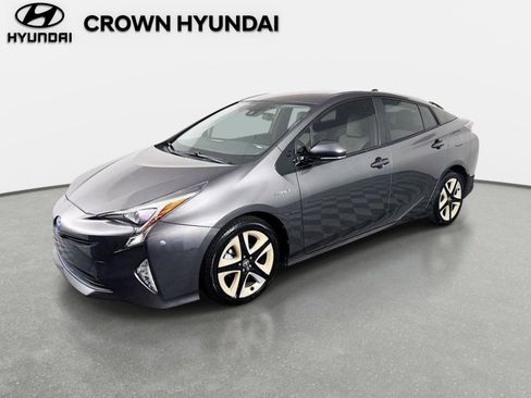 Used 2017 Toyota Prius Three Touring FWD image 1