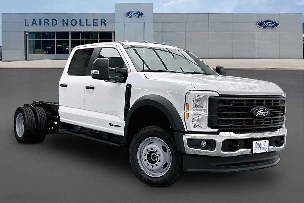 New 2027 Ford F550 4x4 Crew Cab Super Duty w/ XL Chrome Package image 2