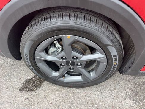 Used 2025 Kia K4 LXS image 16