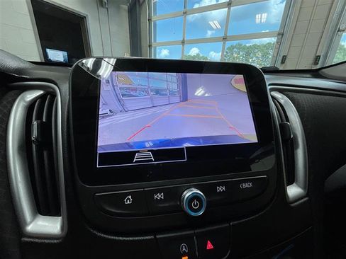 Used 2023 Chevrolet Malibu LT FWD image 18
