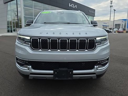 Used 2024 Jeep Wagoneer Series II w/ Flexible Seating Group RWD image 8