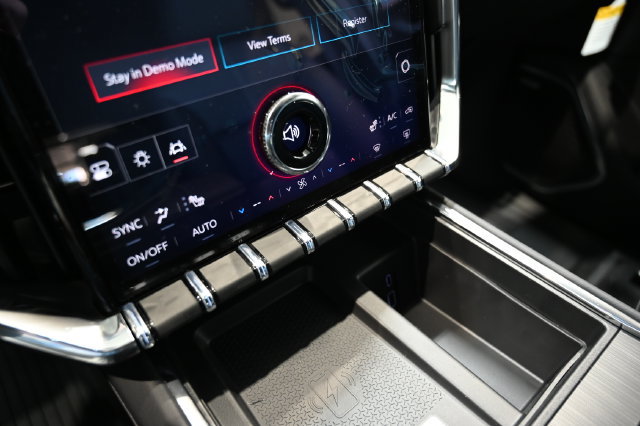 New 2027 GMC Acadia Elevation w/ Black Edition FWD image 18