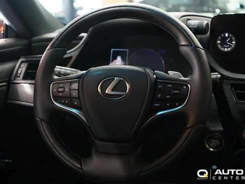 Used 2024 Lexus ES 300h FWD image 17