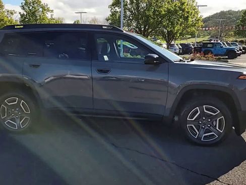 New 2026 Jeep Cherokee Limited AWD/4WD image 9