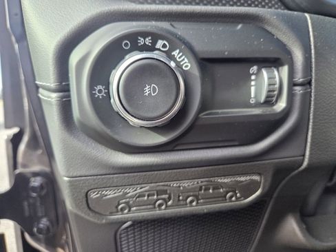 Used 2025 Jeep Wrangler Unlimited Rubicon 392 image 15