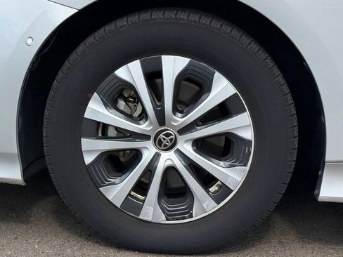 Used 2021 Toyota Prius Prime Limited FWD image 9