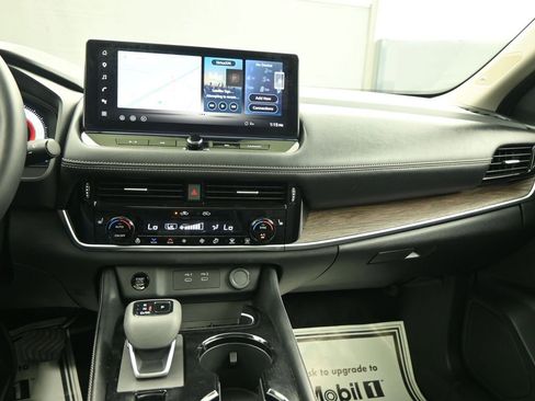 Used 2025 Nissan Rogue Platinum w/ Platinum Premium Package FWD image 13