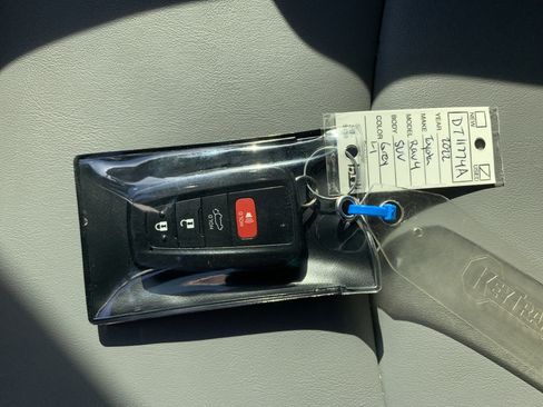 Used 2022 Toyota RAV4 XLE Premium image 37