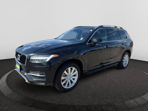 Used 2019 Volvo XC90 T6 Momentum AWD/4WD image 2
