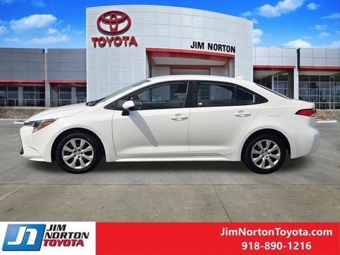 Used 2026 Toyota Corolla LE FWD image 4