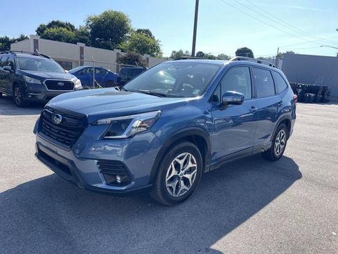 Used 2024 Subaru Forester Premium AWD/4WD image 3