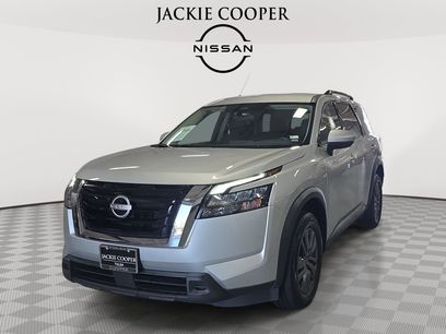 Used 2025 Nissan Pathfinder SV