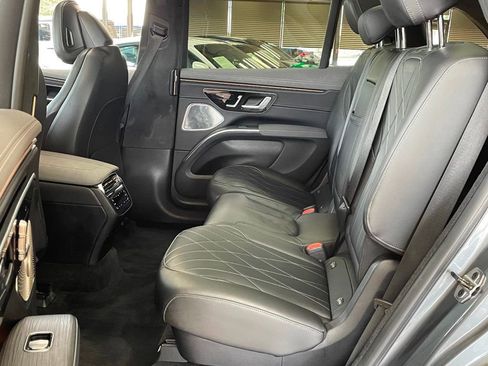 Used 2023 Mercedes-Benz EQS 580 4MATIC SUV image 16