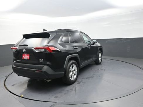 Used 2021 Toyota RAV4 XLE w/ Convenience Package image 34