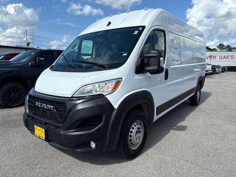 Used 2026 RAM ProMaster 2500 w/ Safety Group FWD image 3