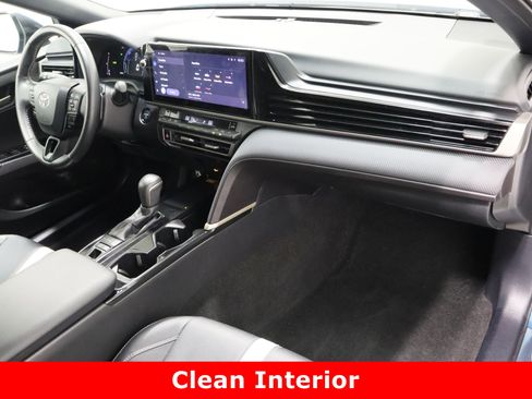 Used 2025 Toyota Camry SE image 36