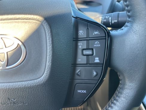 Used 2025 Toyota bZ4X AWD image 9