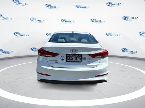 Used 2017 Hyundai Elantra SE image 4