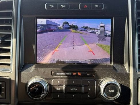 Used 2019 Ford F150 Lariat w/ Equipment Group 502A Luxury AWD/4WD image 29