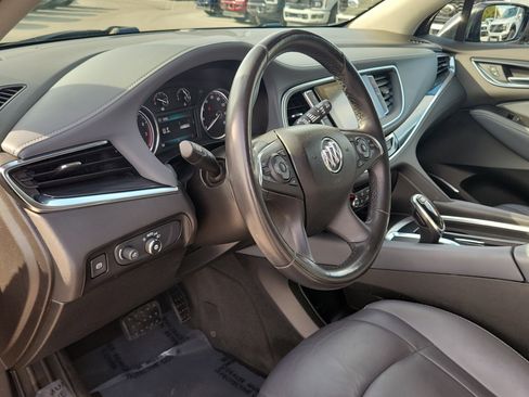 Used 2018 Buick Enclave Essence image 7