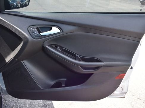 Used 2016 Ford Focus SE w/ Equipment Group 201A FWD image 37