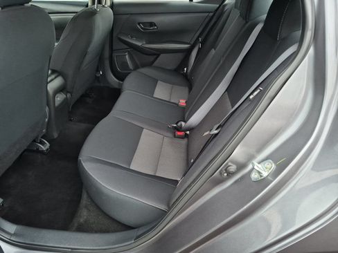 Used 2024 Nissan Sentra SV FWD image 14