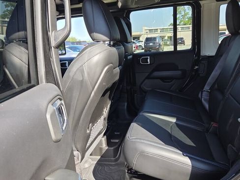 Used 2024 Jeep Wrangler Unlimited Rubicon 4xe AWD/4WD image 6