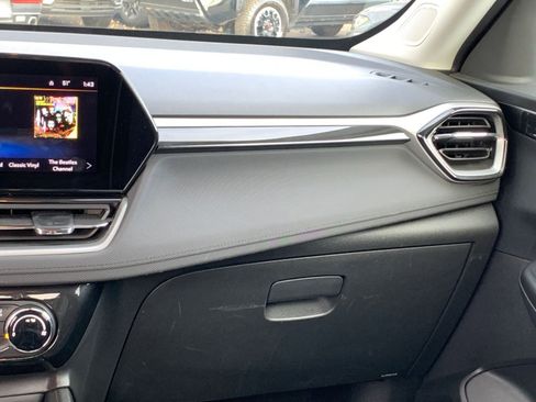 Used 2025 Chevrolet TrailBlazer LT w/ Driver Confidence Package image 33