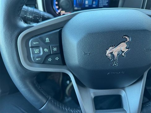 Used 2023 Ford Bronco Wildtrak image 29