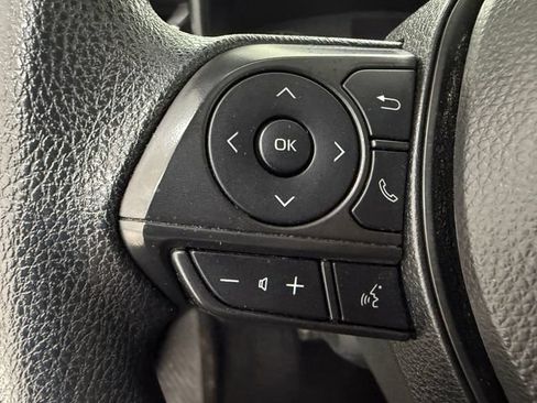 Used 2025 Toyota Corolla LE FWD image 10