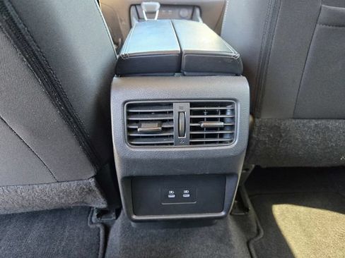 Used 2024 Nissan Rogue SV FWD image 12