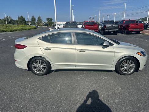 Used 2018 Hyundai Elantra Value Edition FWD image 9