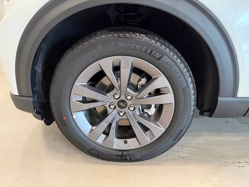 New 2026 Ford Explorer Active w/ Active Comfort Package AWD/4WD image 36