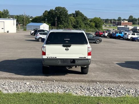 Used 2017 Nissan Titan PRO-4X AWD/4WD image 4