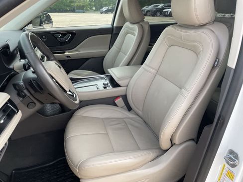 Used 2022 Lincoln Aviator Reserve w/ Elements Package Plus AWD/4WD image 12