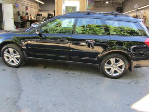 Used 2005 Subaru Outback 3.0R L.L. Bean AWD/4WD image 2