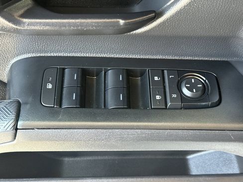 Used 2024 Toyota Tacoma SR5 AWD/4WD image 12
