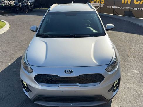 Used 2020 Kia Niro LX image 11